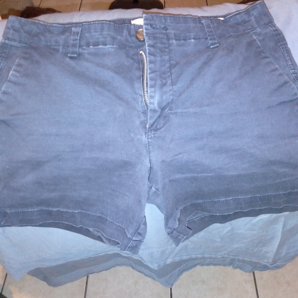 GAP city short navy  size 6💙🥰